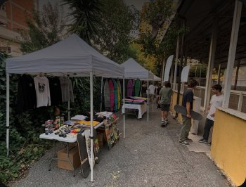 Area stand
